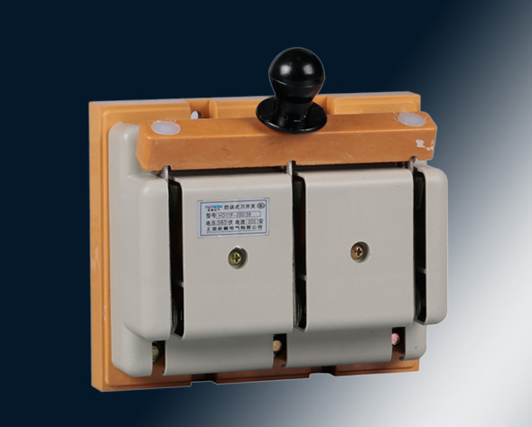 HD系列單投刀開(kāi)關(guān)、HS系列雙投刀開(kāi)關(guān)適用于交流50Hz、額定電壓400V、直流220V，額定電流至1500A的成套配電裝置中，用作手動(dòng)不頻繁接通與分?jǐn)嘟恢绷麟姟?>
											HD、HS開(kāi)啟式刀開(kāi)關(guān)</a>
										</div>
										 
										<div   id=